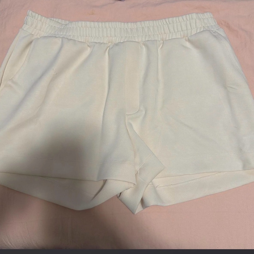 Women's Cream Shorts